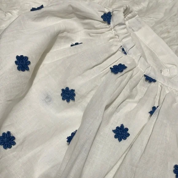 FARM Rio White and Blue Puff Sleeve Crop Top - Picture 7 of 9